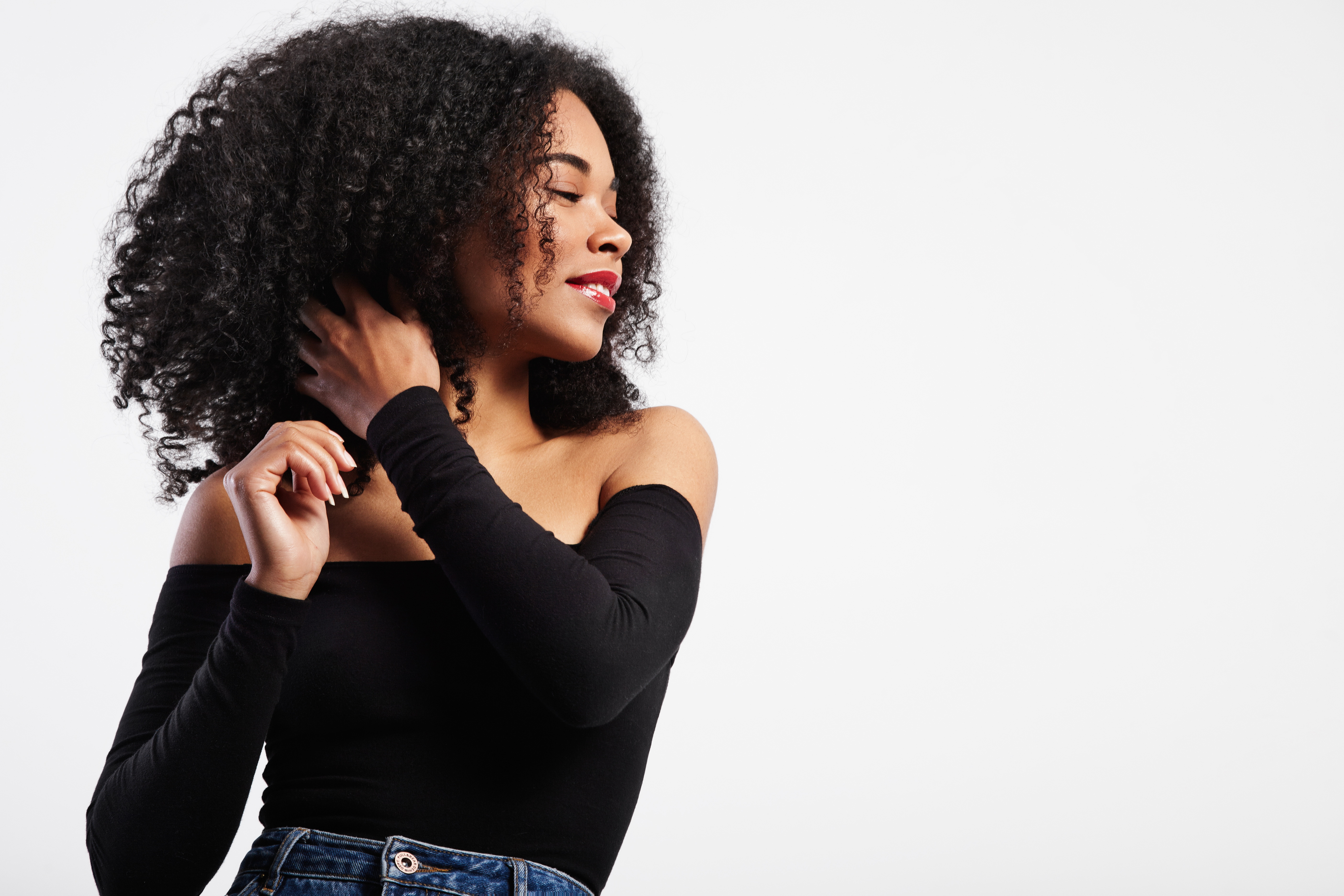 Comment hydrater les cheveux afro en été ?
